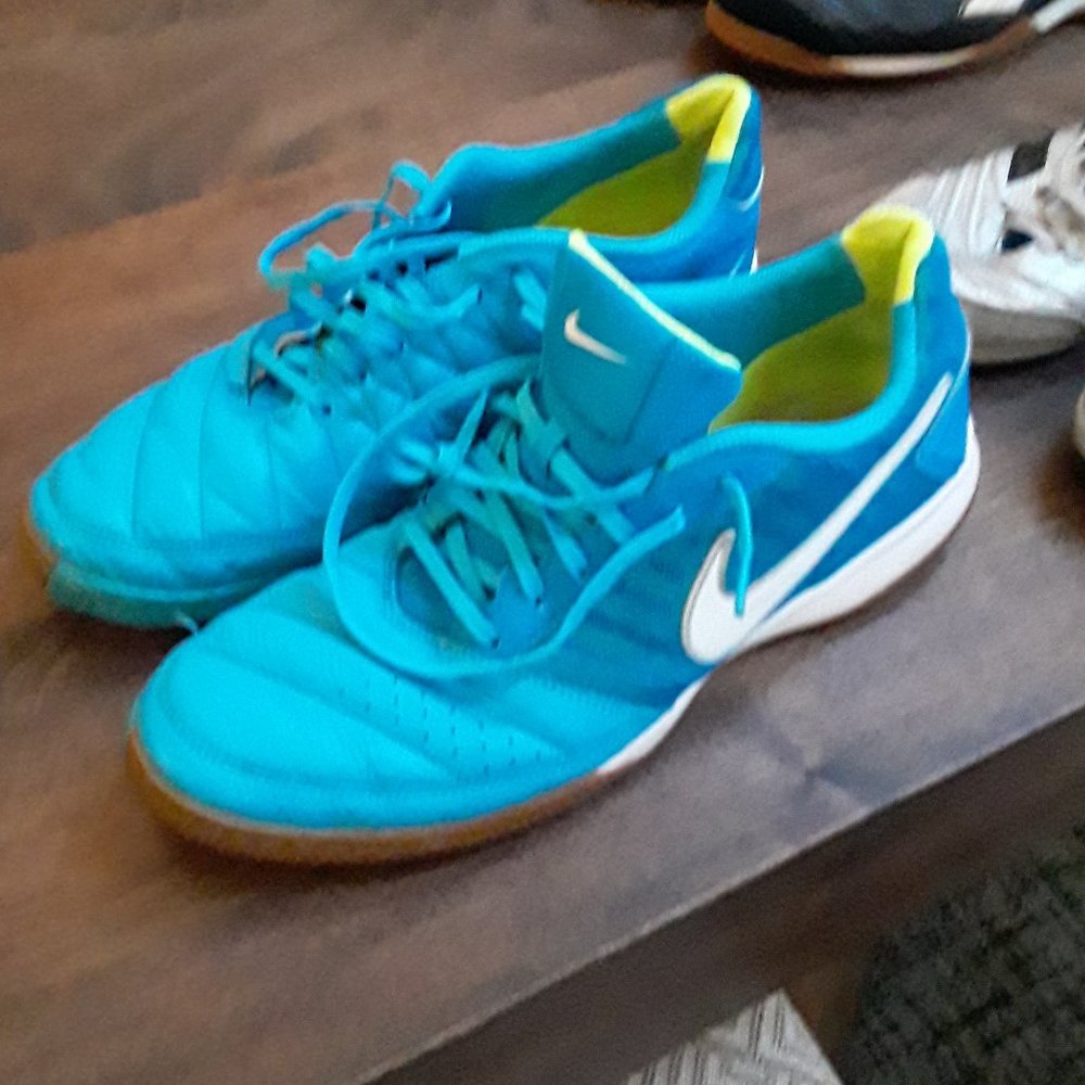 Nike gato size 11